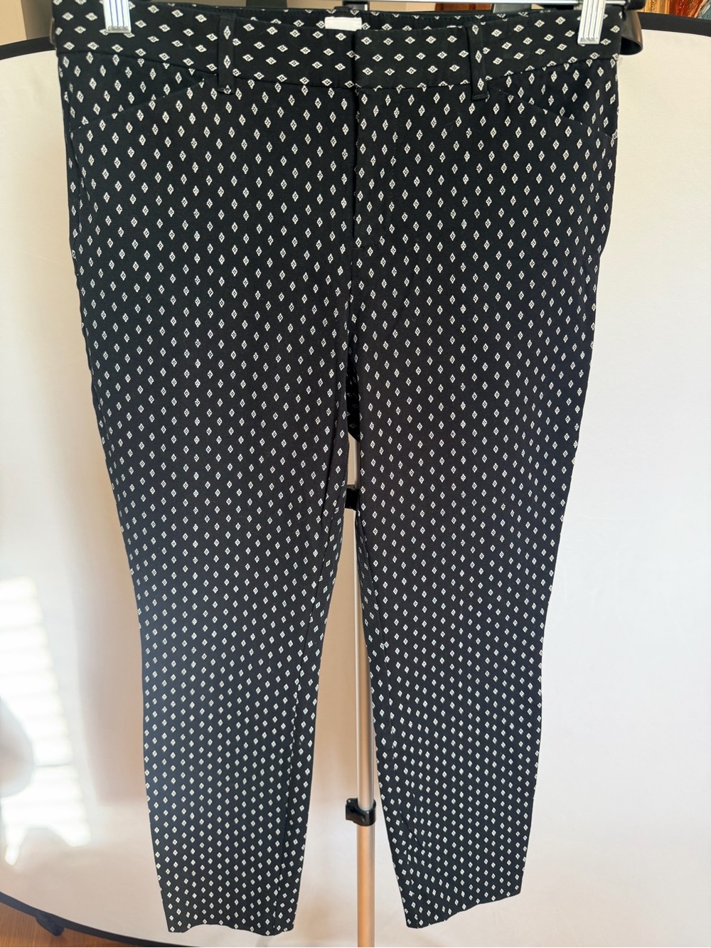 GAP Black Ankle Slim Pants with White Diamond Print